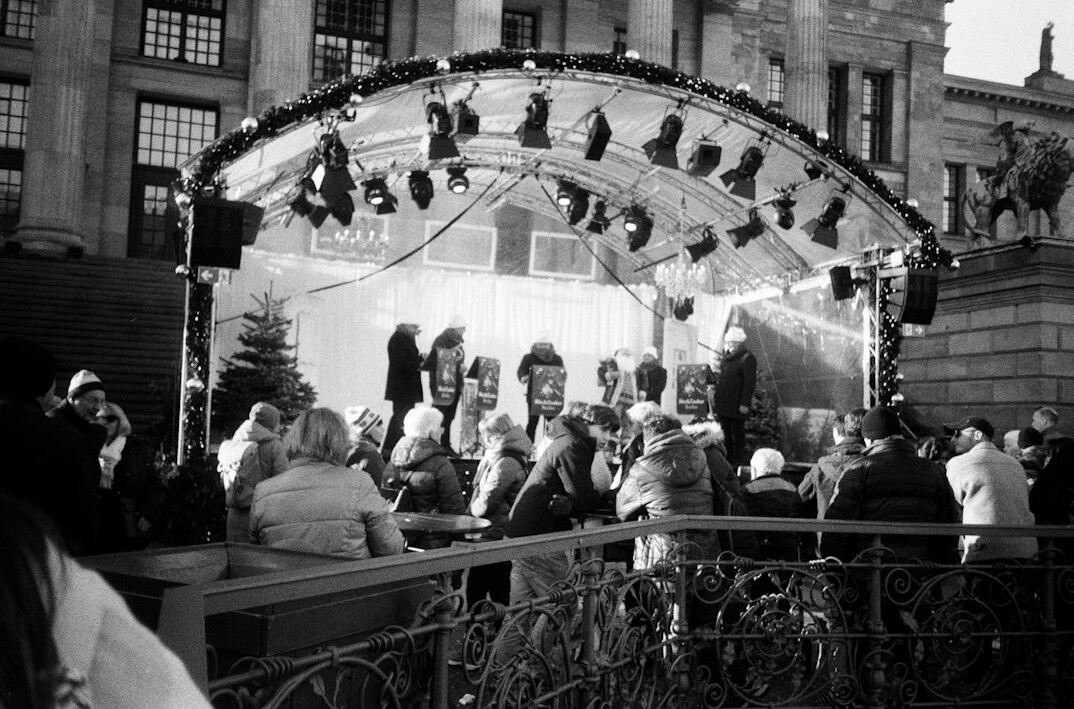 berlin film festival crowd